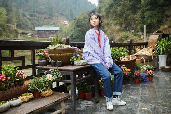 张子枫正式加盟《向往的生活》 成蘑菇屋常驻嘉宾