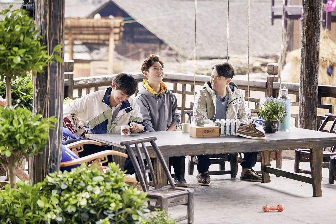 张柏芝《向往的生活》妈妈力爆棚 任贤齐何炅赞真性情