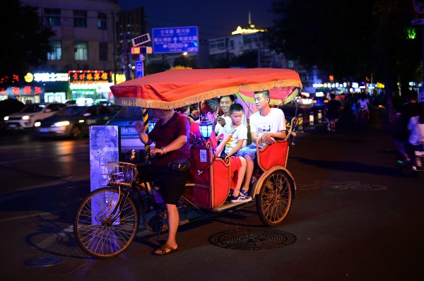 manbetx客户端下载地址夜间打卡地又多了一个,与众不同的是这个地方会动!